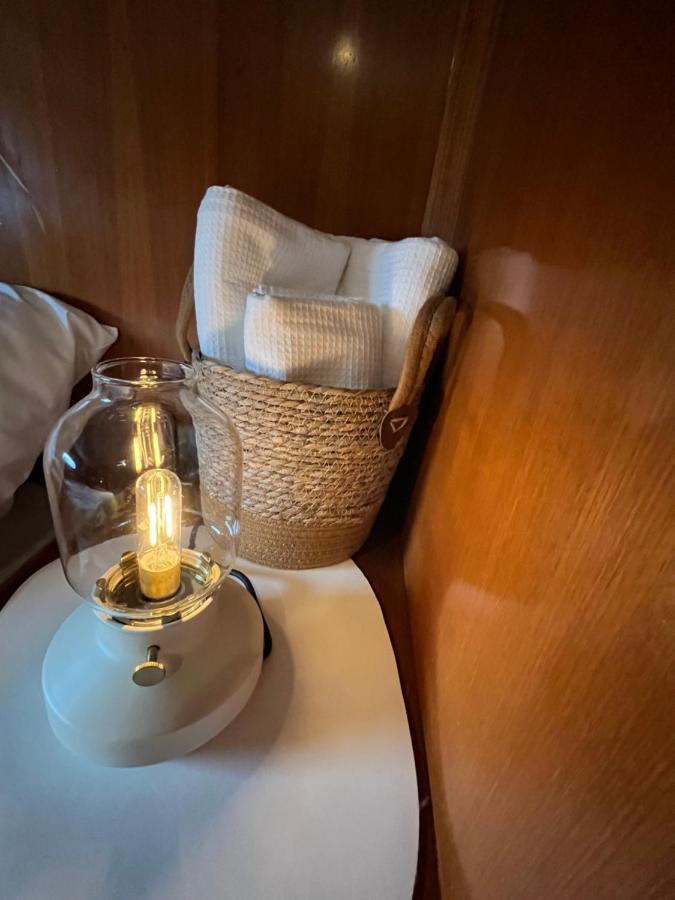 Navi Yacht A Sete, 2 A 8 Couchages, Privatif Hotel Exterior foto