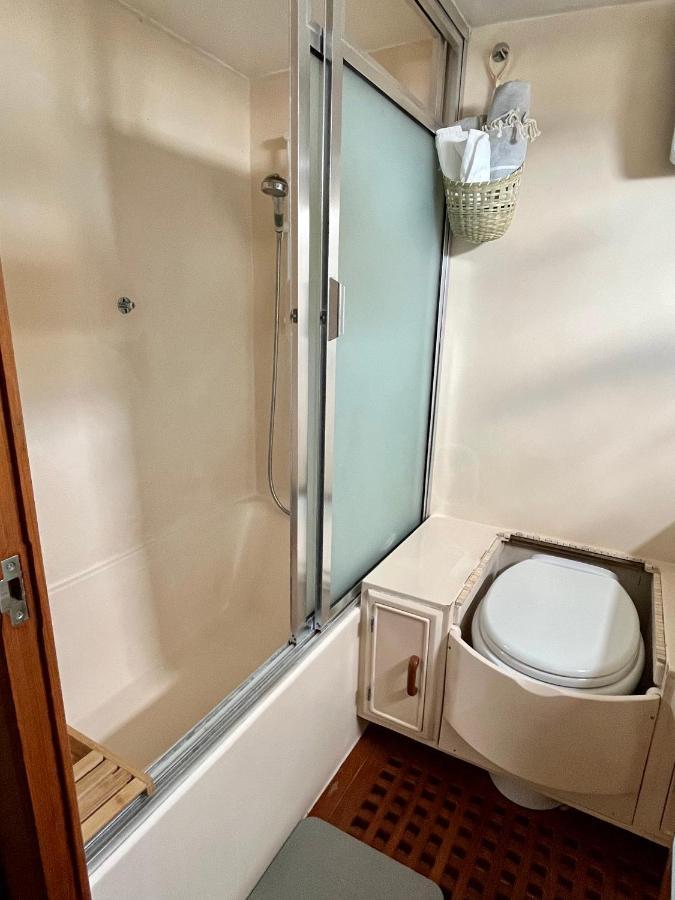 Navi Yacht A Sete, 2 A 8 Couchages, Privatif Hotel Exterior foto