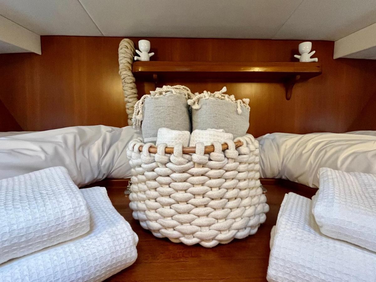 Navi Yacht A Sete, 2 A 8 Couchages, Privatif Hotel Exterior foto